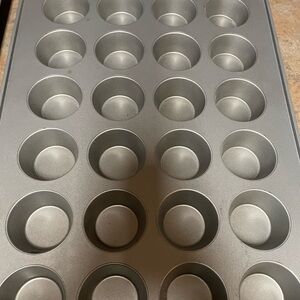 Silver Muffin / cupcake 24 tray . 2 trays are available